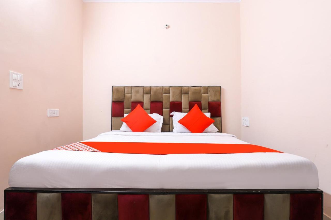 Oyo 77819 Shahdara Inn Нью-Делі Екстер'єр фото